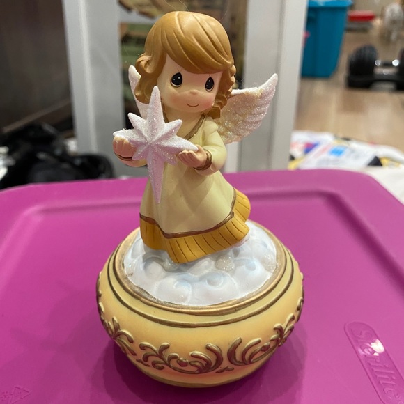 Precious moment music box - Picture 1 of 1